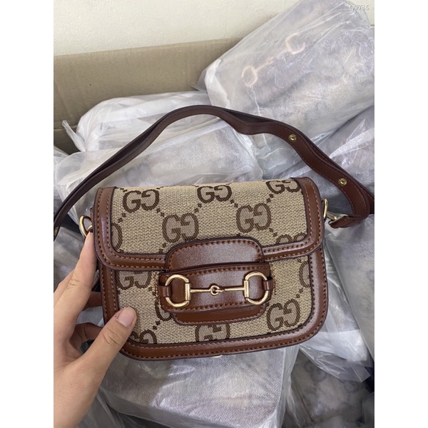 Túi xách nữ hà hồ size 18 (loại 3 ngăn lót đỏ)