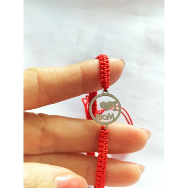 Vòng tay chỉ đỏ bình an ý nghĩa con yêu mẹ I love Mom