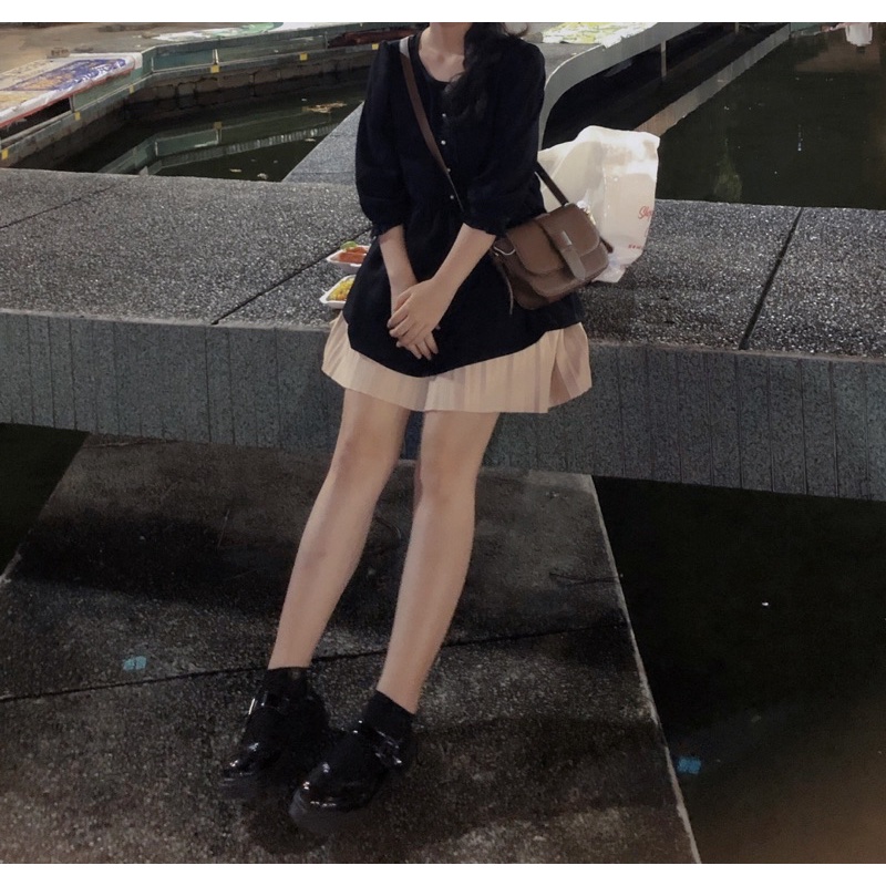 Áo babydoll cổ tròn nút trắng viền ren tặng kèm scrunchie cùng màu