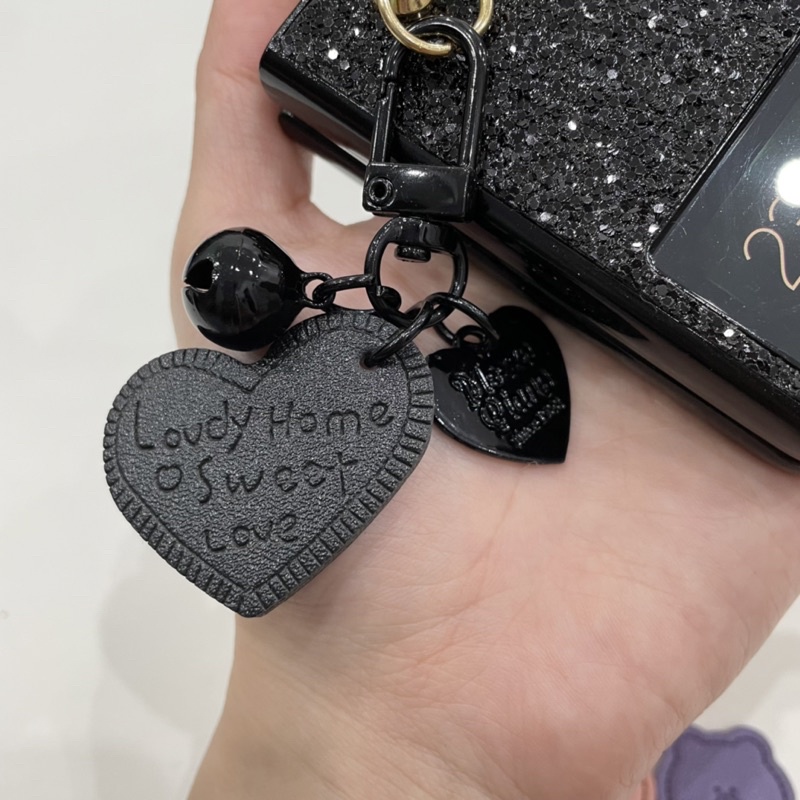 Ốp Samsung Z Flip 3 / Z Flip 4 nhũ đen có dây xách/đeo chéo và móc trái tim / Z Flip3 / ZFlip3 / Z Flip4/ ZFlip4