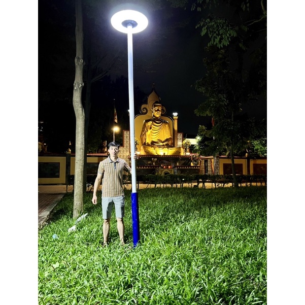 Đèn năng lượng mặt trời UFO 1000W kim cương full led siêu sáng liên tục 12 tiếng