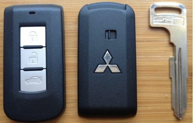 Bao Da Khoá Thông Smart key Mitsubishi 3 Nút