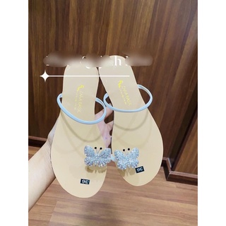 Dép bệt xỏ ngón đá