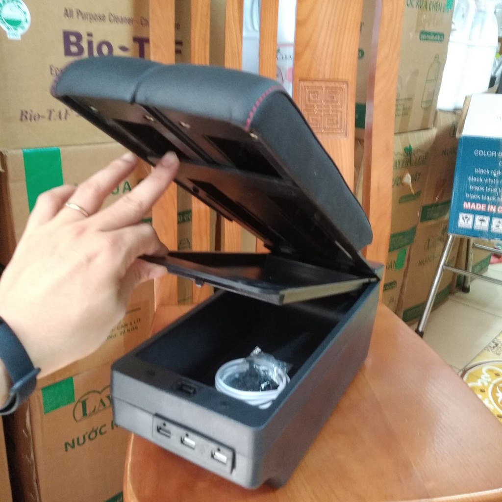 Hộp tỳ tay xe MAZDA 2 - MAZDA 2S - 6 CỔNG USB - MẪU GIỐNG TRÊN CÁC XE CAO CẤP