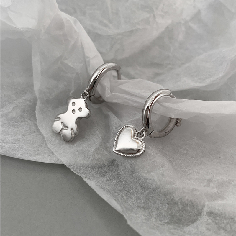 Bông tai hình gấu/ trái tim bất đối xứng đơn giản 19973