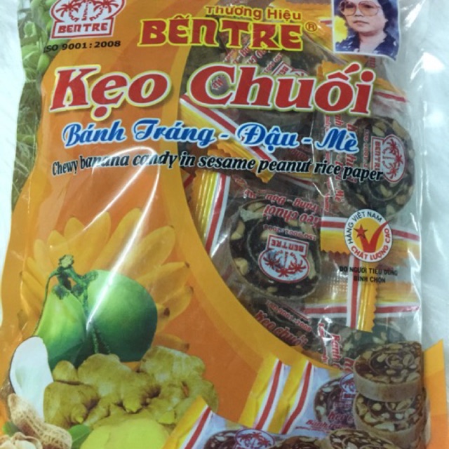 Đặc sản bến tre-Kẹo chuối đậu cuốn bánh tráng mè