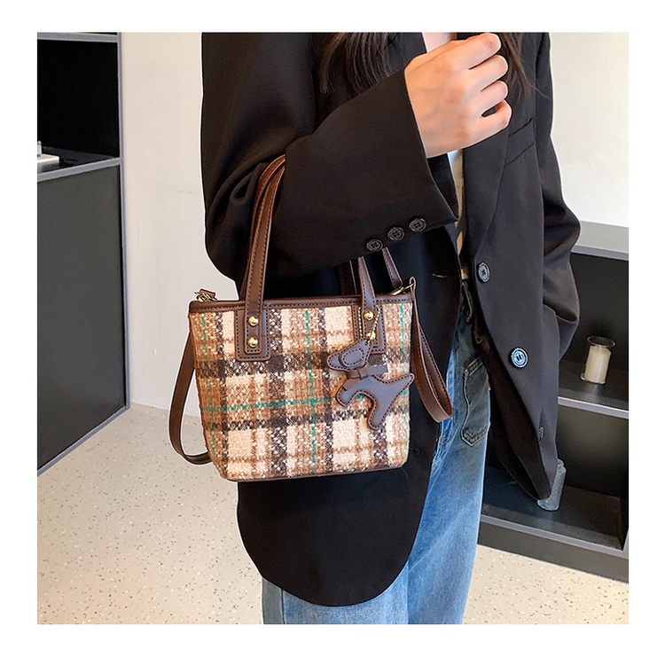 Túi Đeo Chéo Họa Tiết Sọc Caro Chất Lượng Cao Mới