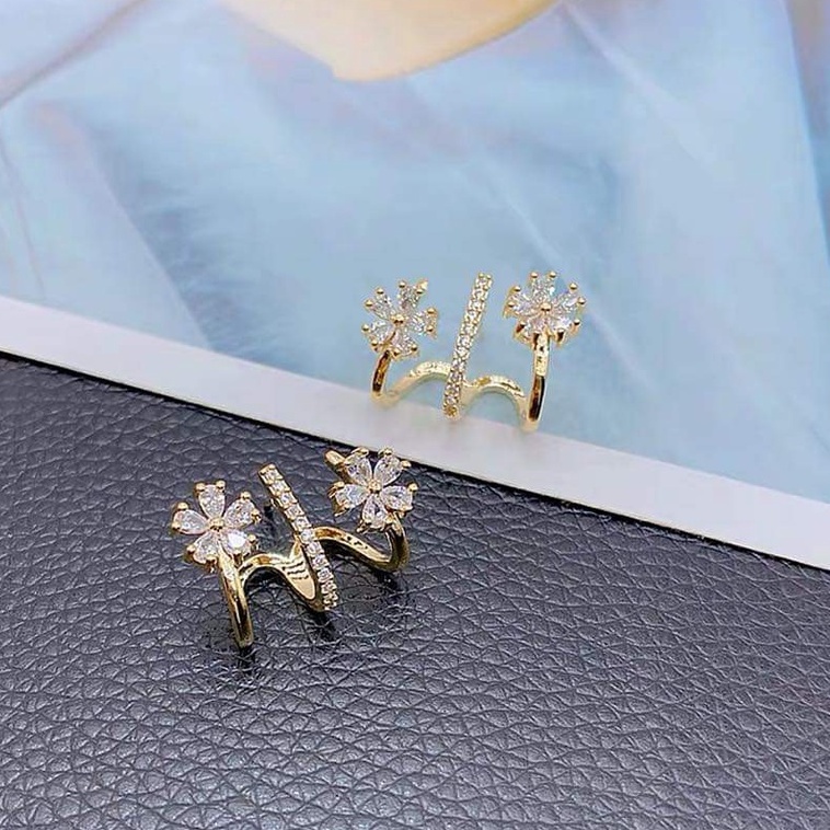 Khuyên tai bạc Khuyên cành hoa ôm vành tai Van Jewelry V10723 điệu đà