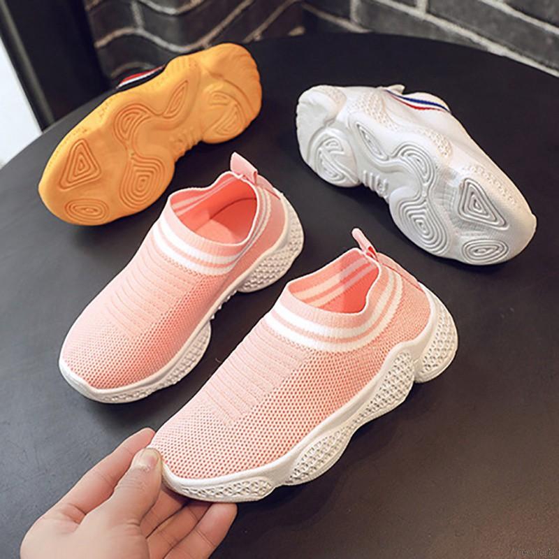 Giày thể thao phối màu phong cách Hàn Quốc năng động dành cho các bé