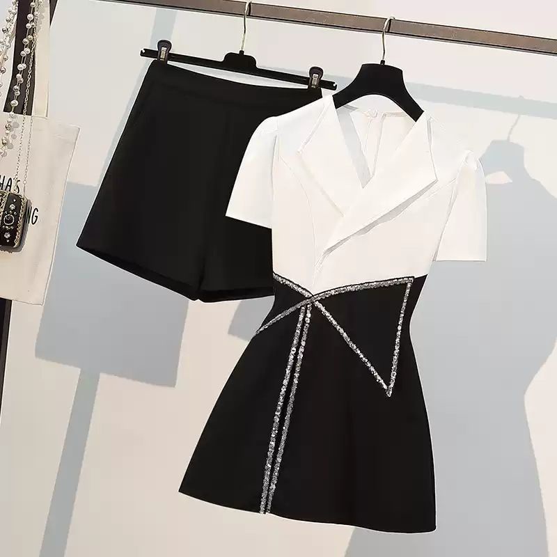 Large size women's clothing fat sister 2022 summer suit Women's Western style age-reducing slimming belly-covering dress shorts two-piece suit summer thin