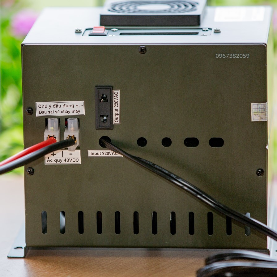 Bộ kích chuyển điện 48V lên 220V Sóng Sine chuẩn kiêm sạc bình ắc quy tự ngắt hàng NHẬT BẢN 1.500VA/1.000W