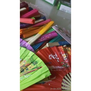 Quạt vải thư pháp đủ màu