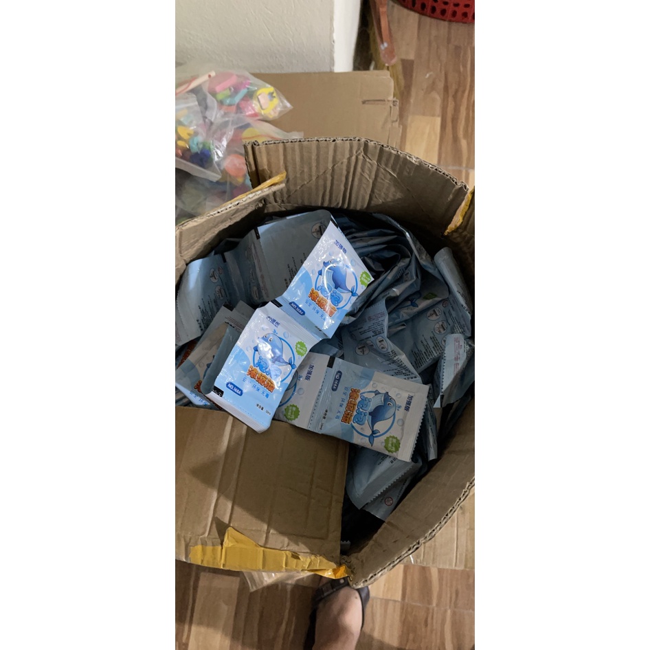 Súng bắn bong bóng 32 nòng 2 màu xanh và hồng