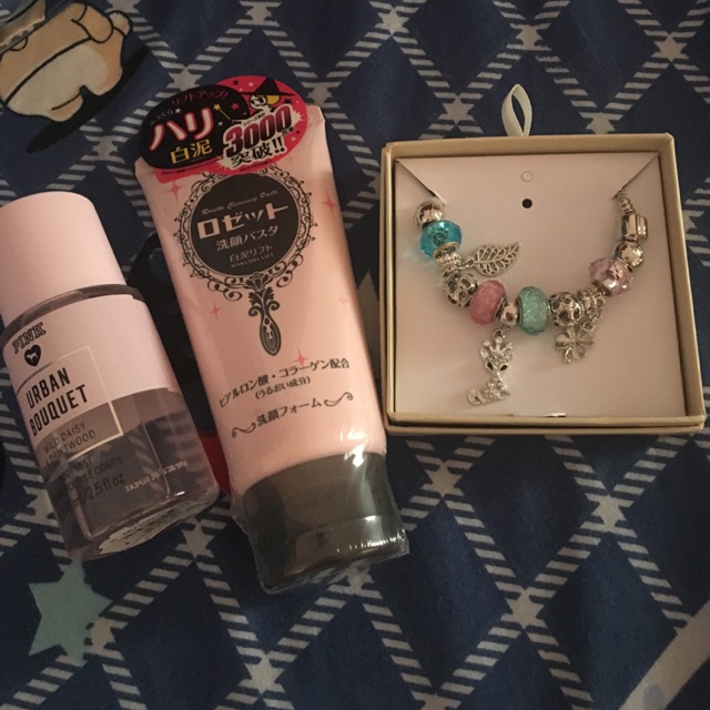 Combo sữa rửa mặt, xịt thơm, vòng panda eyes