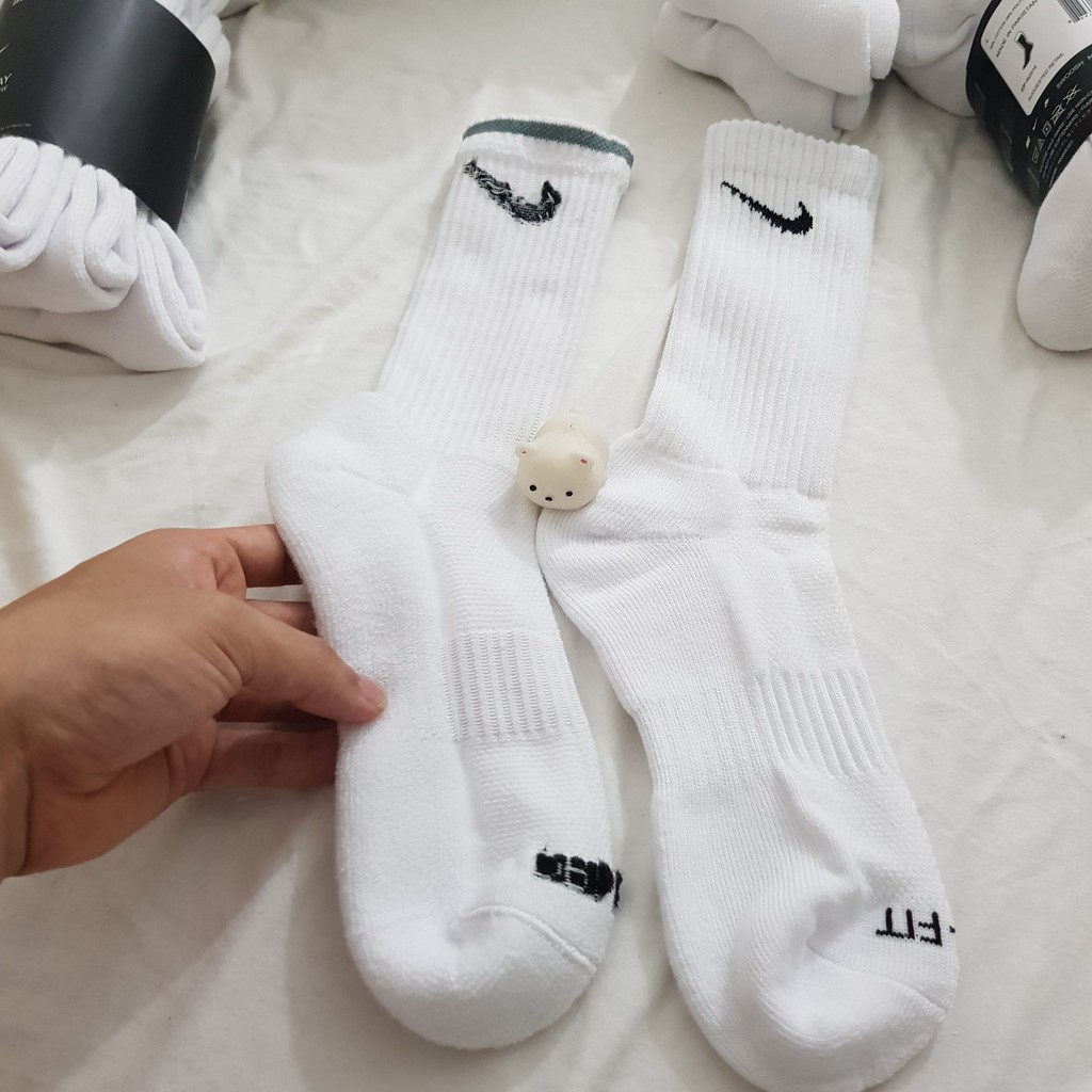 Pack 3 đôi tất thể thao Nike DRI FIT cao cổ trắng - Free ship + Quà tặng Loved socks by TatsTats.vn