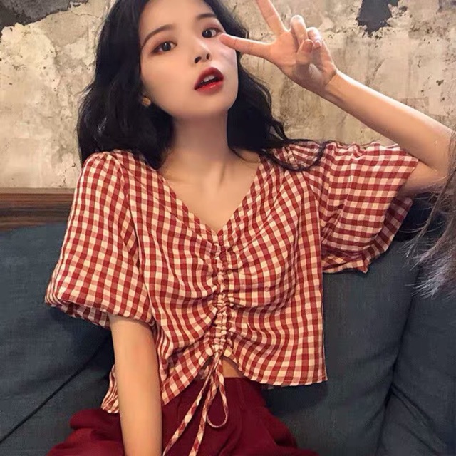 Áo croptop đỏ