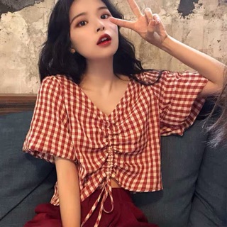 Áo croptop đỏ