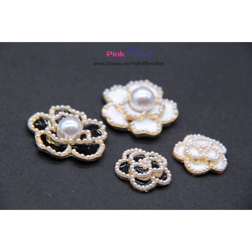 Charm hoa Ch@N€L đính trai nhí cỡ 3cm và 2cm