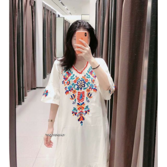 Tây hết sức vs mã maxi xô trắng thêu này ah 
Bầu bì sang chảnh ko ngại dáng xấu nhen 
#225k