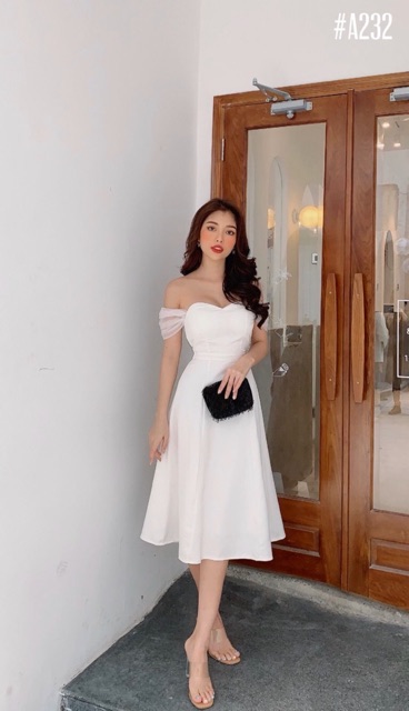 Đầm dự tiệc trắng trễ vai phi phối lưới | BigBuy360 - bigbuy360.vn