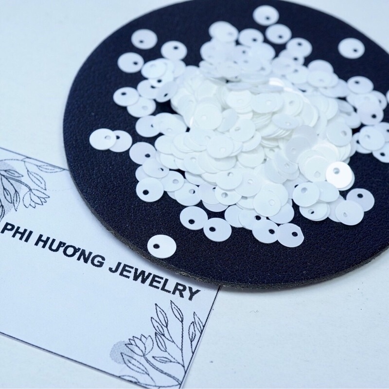 10gr kim sa tròn lệch lỗ 6mm và 8mm trang trí quần áo, phụ liệu handmade, trang trí điện thoại