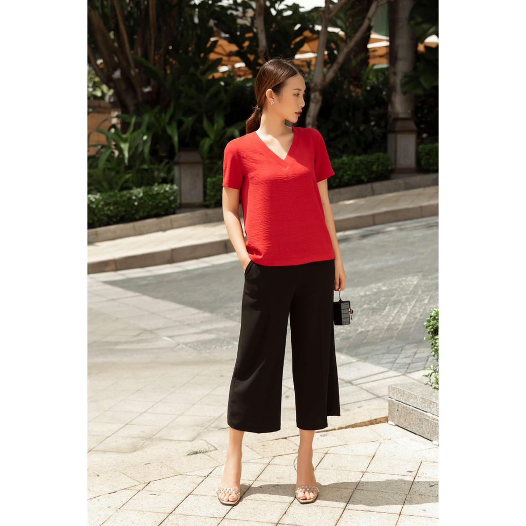 Áo thun cổ tim màu đỏ cam