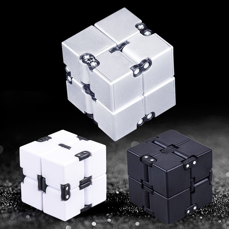Trò chơi Rubik Infinity Cube nhiều màu