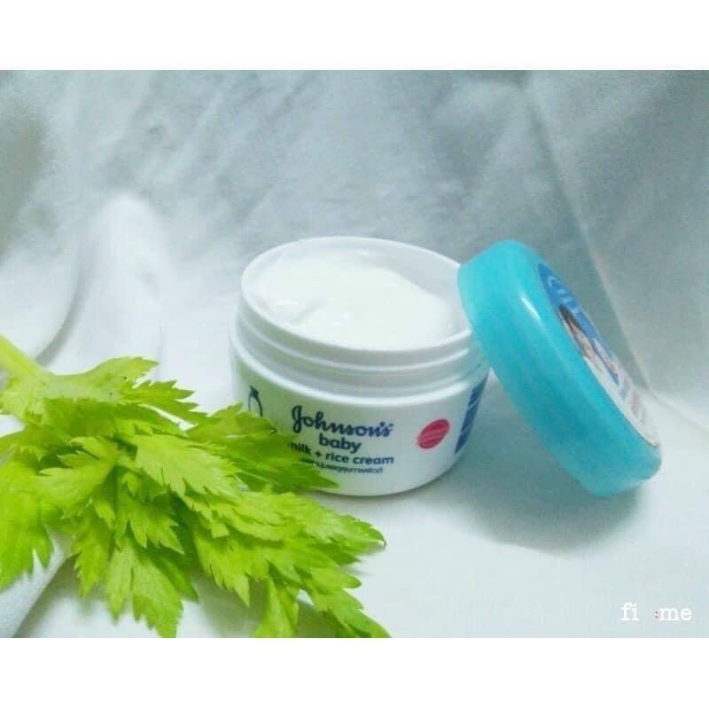 Johnson's Baby - Kem Dưỡng Da, Dưỡng Ẩm Cho Cả Mẹ Và Bé 50g Thái Lan