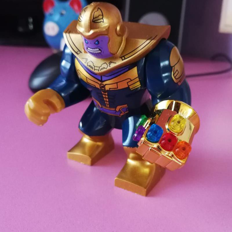 Mô hình lego nhân vật Thanos với viên đá vô cực D032