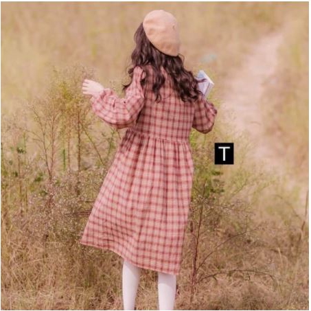 Đầm caro cổ trụ kiểu dáng babydoll