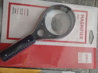 Kính lúp có đèn led