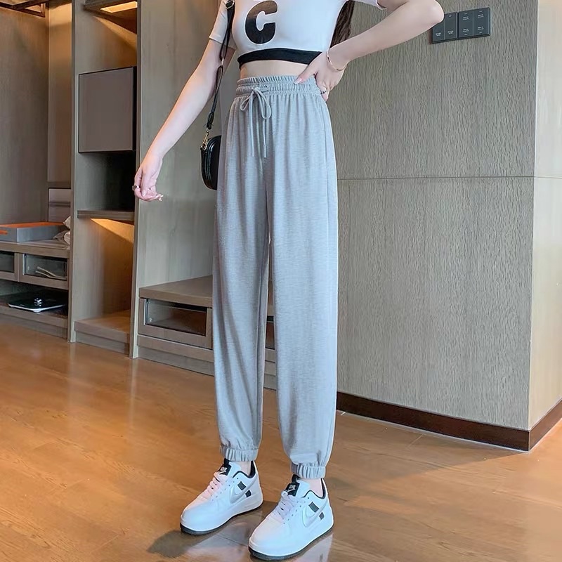 Quần jogger trơn bo gấu 2 màu chất da cá Unisex nam nữ