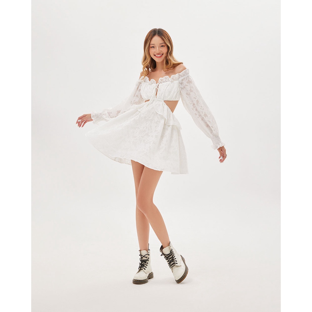 Đầm xoè SheByShj khoét eo màu trắng - Cloudy Dress