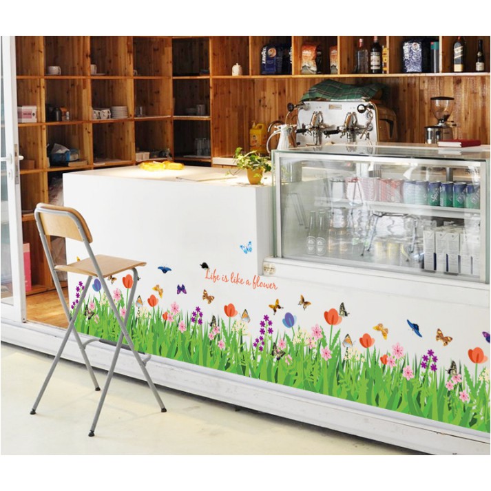 Decal trang trí chân tường Hoa sắc màu và bướm