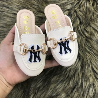 Dép sục cho mẹ và bé