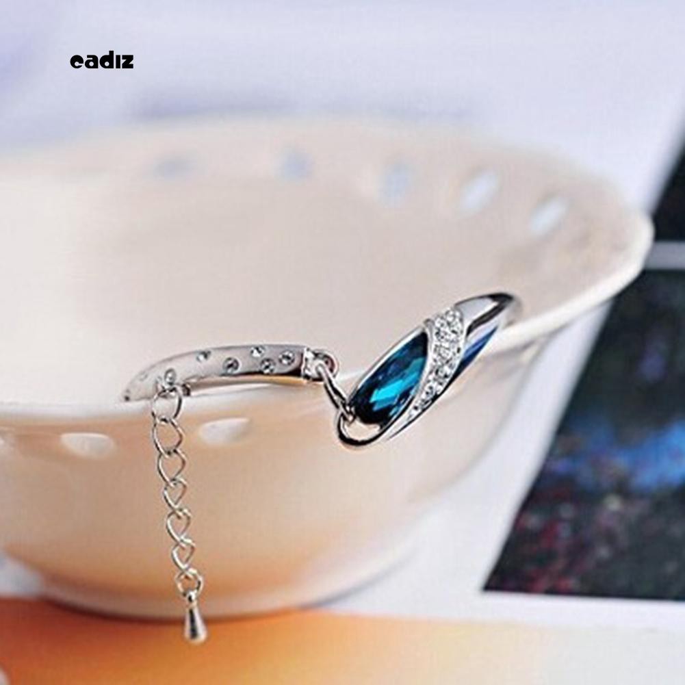 Bộ dây chuyền + hoa tai mặt hình bướm đính đá