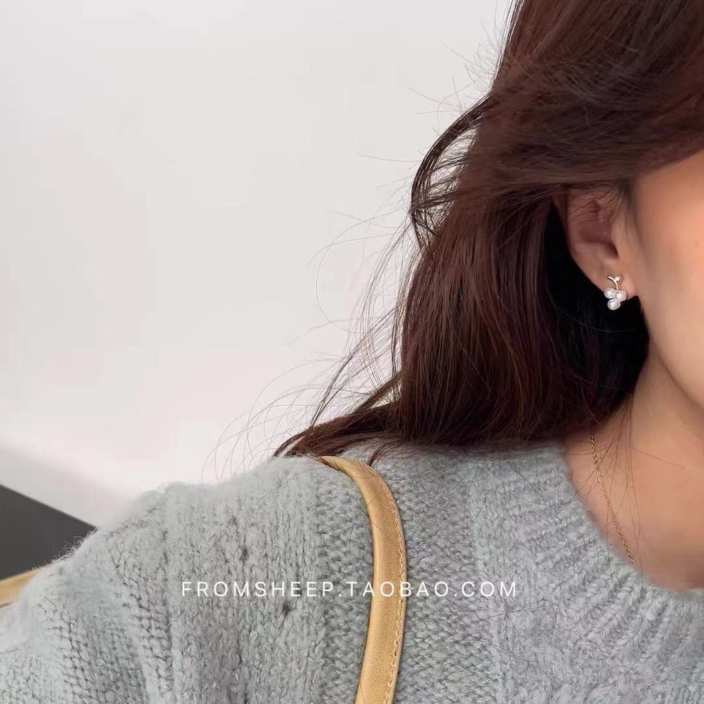 Đôi khuyên tai hình chùm nho đính ngọc trai giả thời trang cho nữ