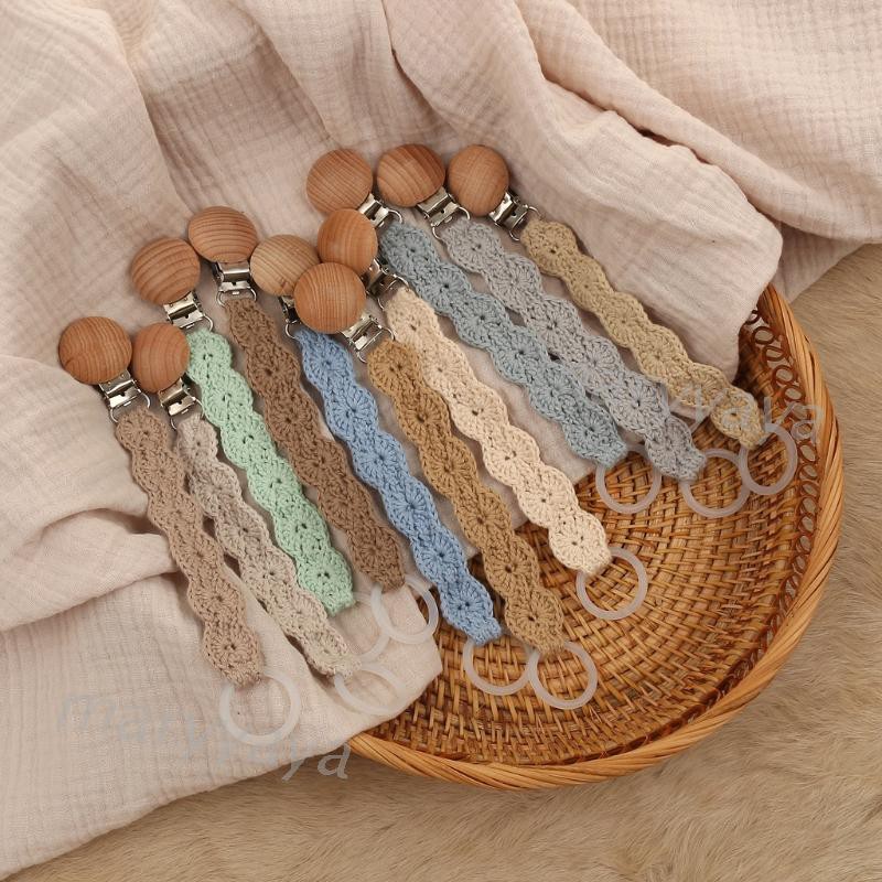 Dây đeo núm ti giả có kẹp tiện lợi cho trẻ nhỏ