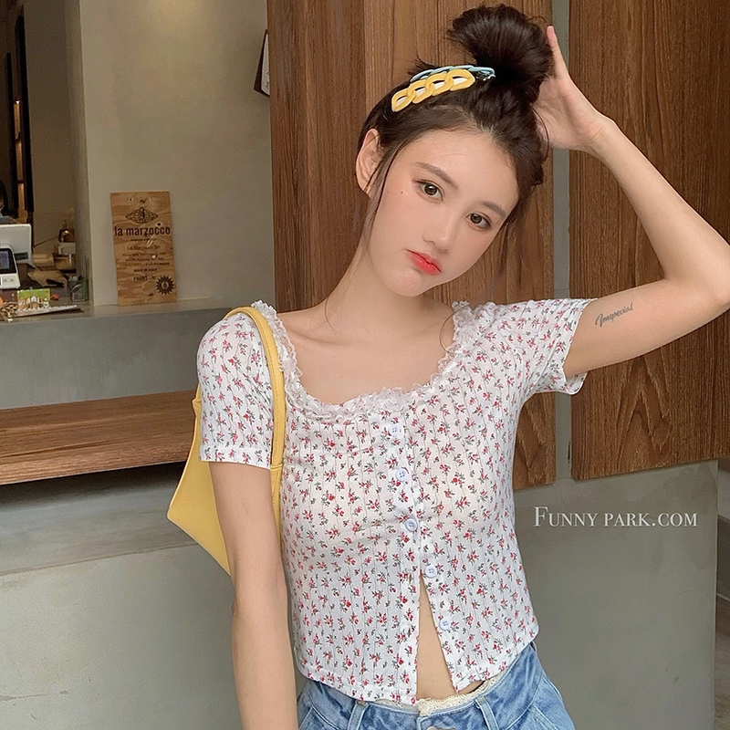 Áo Croptop Cổ Vuông In Họa Tiết Hoa Nhỏ