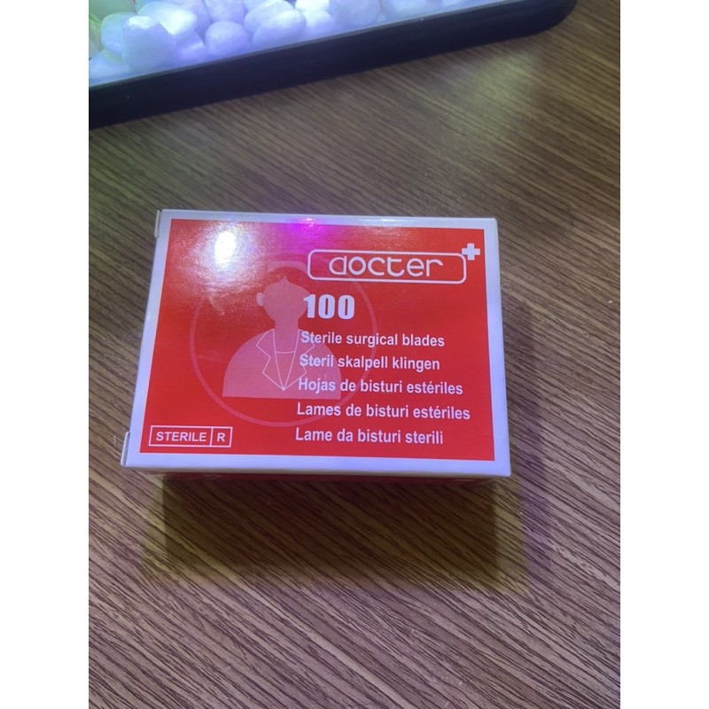 Da Số 11 - Dao Chích Mụn Hộp 100 cái