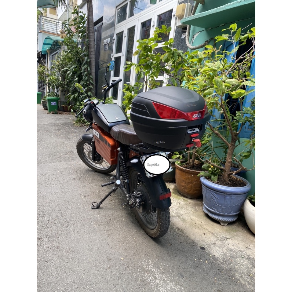 Thùng xe máy điện Datbike Weaver 200, thùng Givi B27N và baga gắn cho Weaver 200