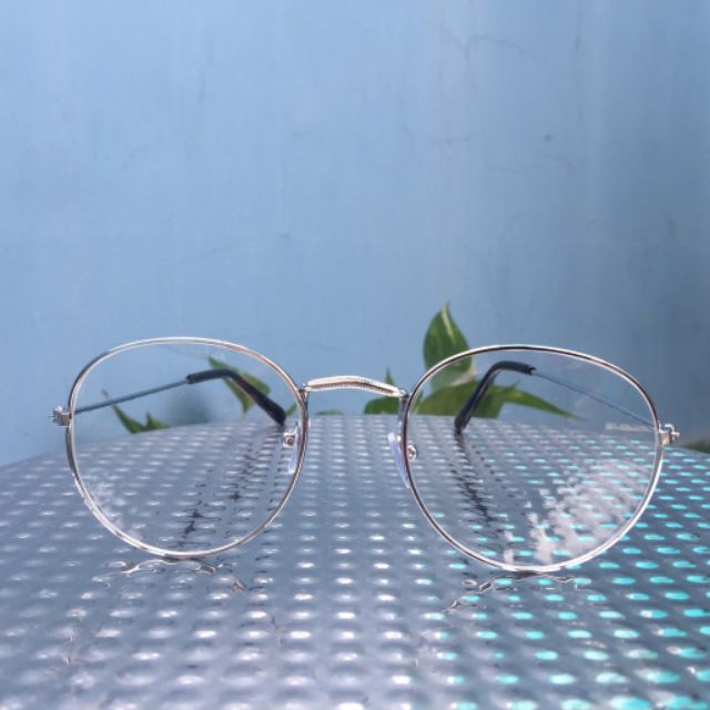 Mắt kính ngố Nobita có gọng đen và trắng | BigBuy360 - bigbuy360.vn