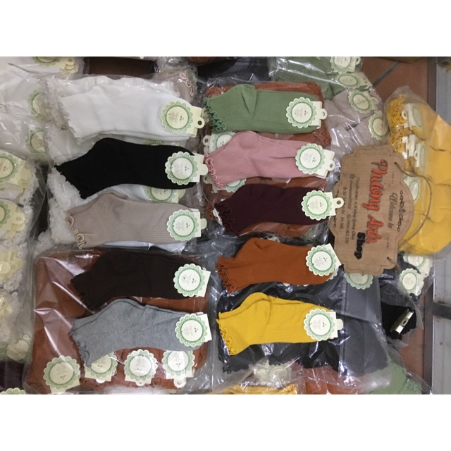 Tất cao cổ viền ren