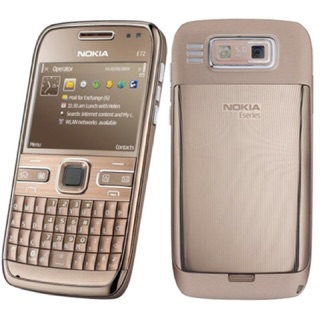 Điện Thoại  Nokia E72 . Mên zin , đẹp 80-85%.