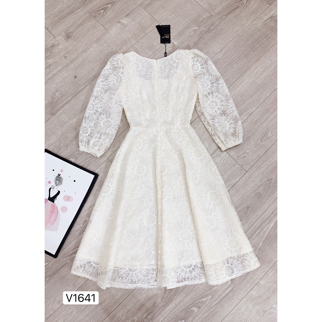 Váy xòe trắng kem hoa cúc V1641 - QUEEN SHOP DOLCE VIVA COLLECTION(ảnh người mẫu+ảnh trải sàn do shop chụp tự chụp))