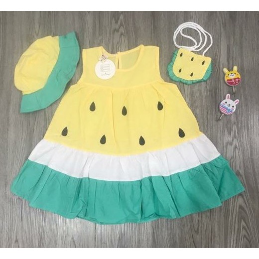 Set Váy bé gái dáng xòe kèm mũ và túi chéo, Đầm dưa hấu kèm phụ kiện chất thô mềm xinh xắn cho bé từ 8 - 22 kg, DUCK329
