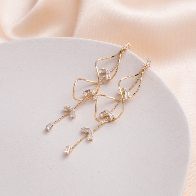 Khuyên Tai Xoắn Ốc Đính Kim Cương Nhân Tạo Phong Cách Hàn Quốc Mới