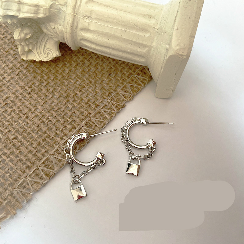 Bông Tai Hình Ổ Khóa Thời Trang Cho Nữ