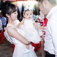 Đầm công chúa xòe trắng