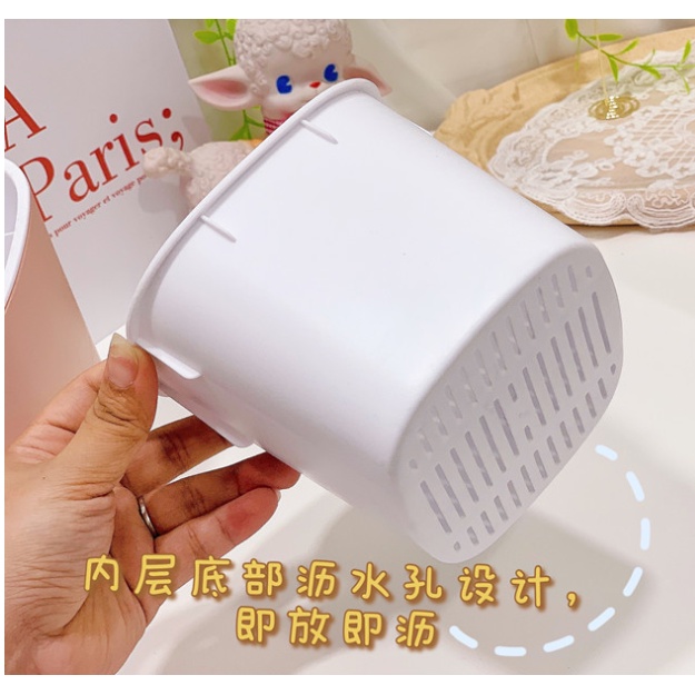 Ống cắm bút để bàn hình Hello Kitty 365